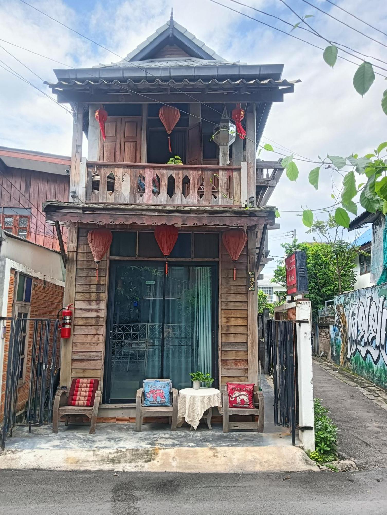 Huen Chiang Man Hostel (Adults Only) Чіангмай Екстер'єр фото