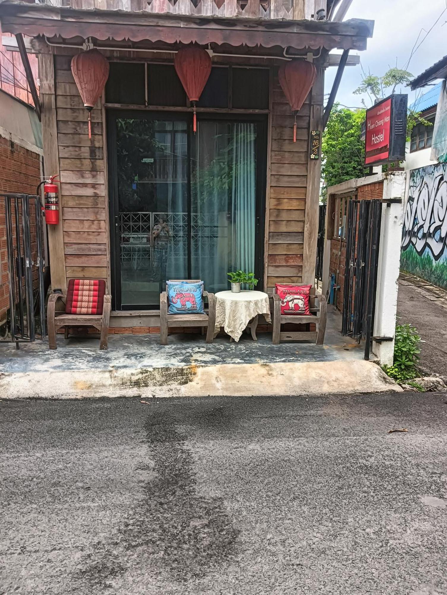 Huen Chiang Man Hostel (Adults Only) Чіангмай Екстер'єр фото