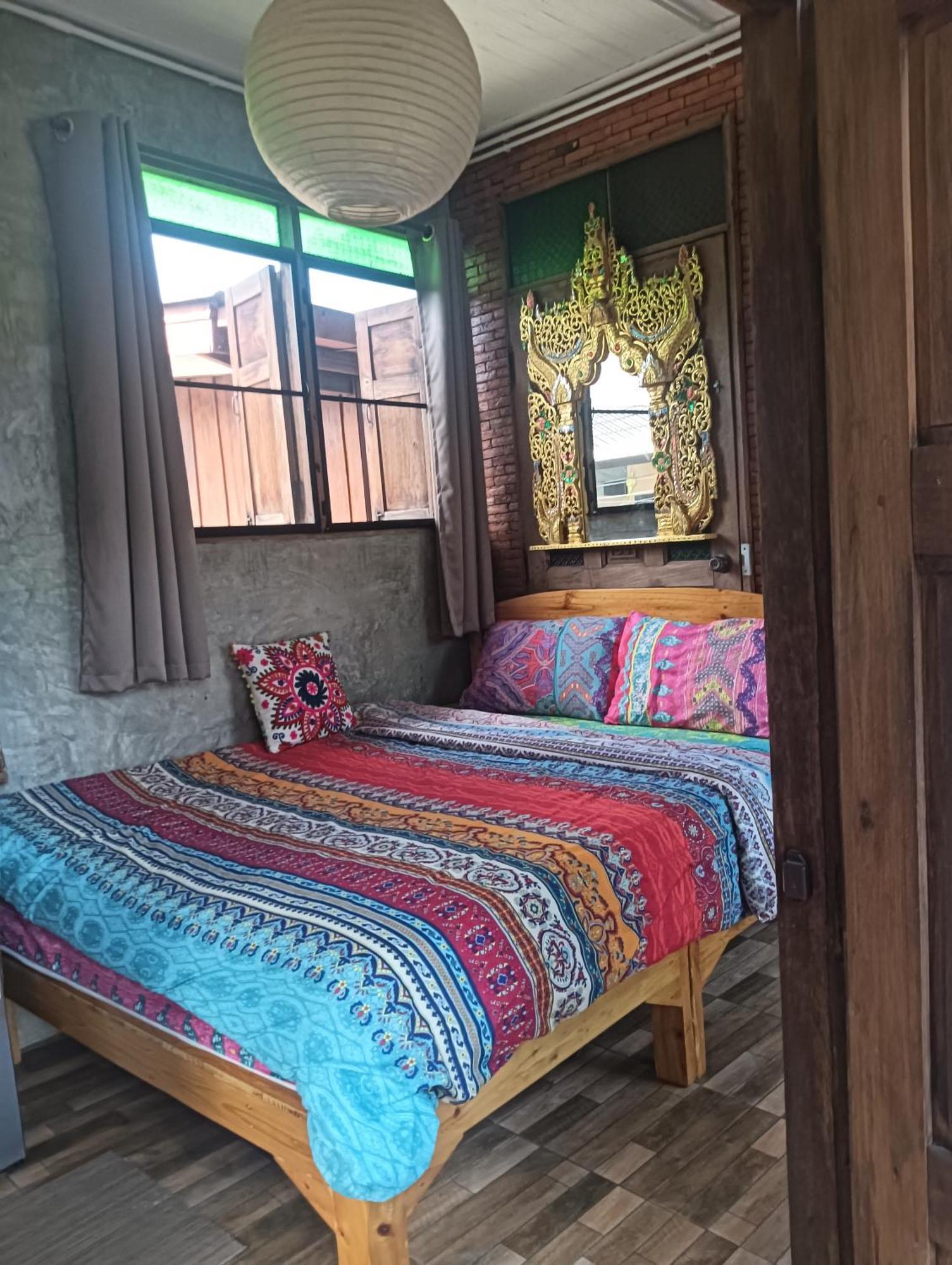 Huen Chiang Man Hostel (Adults Only) Чіангмай Екстер'єр фото